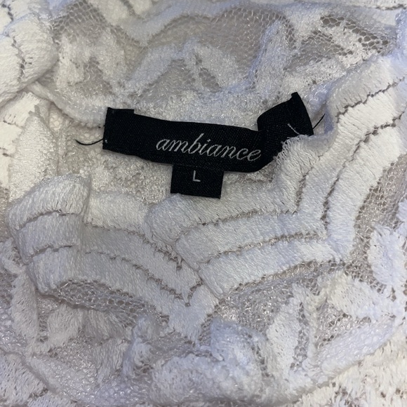 White long sleeve lace top frilly (L) - Picture 3 of 4